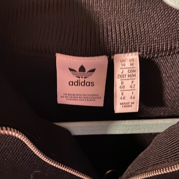 Adidas - spandex style sweater - Medium - Picture 2 of 2